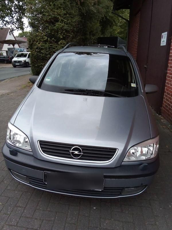 Silber Gebraucht 2003 Opel Zafira Van / Kleinbus | 1.000 € (Guter Preis) - Bild 1/4