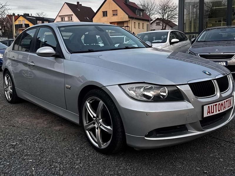 Gebraucht BMW 320 170 PS (125 kW) 2008 Titansilber metallic Limousine