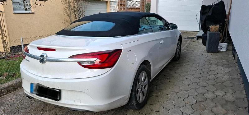 Gebraucht Opel Cascada Edition 140 PS (102 kW) 2013 Weiß Cabrio
