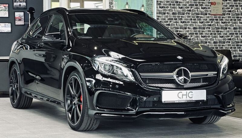 Kosmosschwarz lack Gebraucht 2016 Mercedes GLA45 AMG AMG SUV | 27.990 € (Fairer Preis) - Bild 1/4