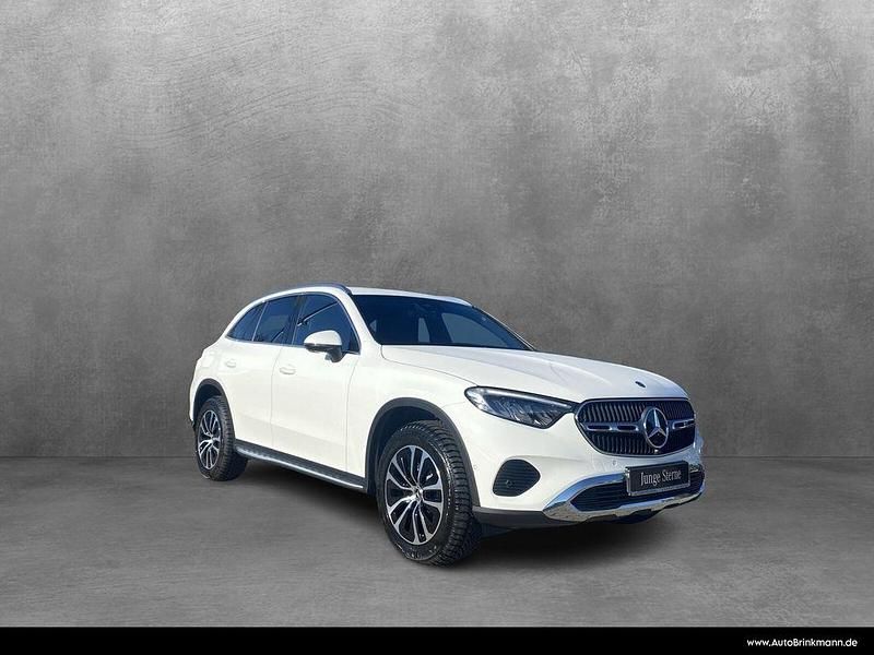 Gebraucht Mercedes GLC200 Avantgarde 204 PS (150 kW) 2025 Unilack polarweiß SUV