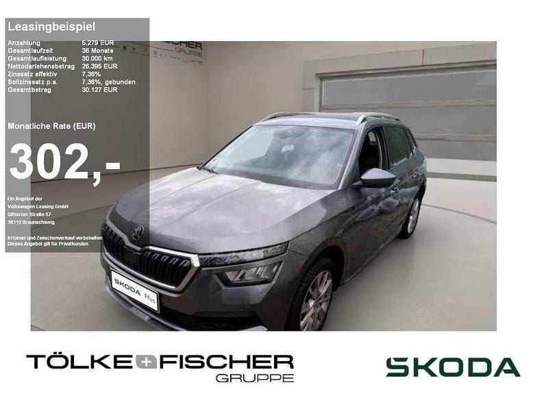 Graphitegrau (metallic) Gebraucht 2022 Skoda Kamiq Style SUV | 25.994 € (Etwas zu teuer) - Bild 1/2