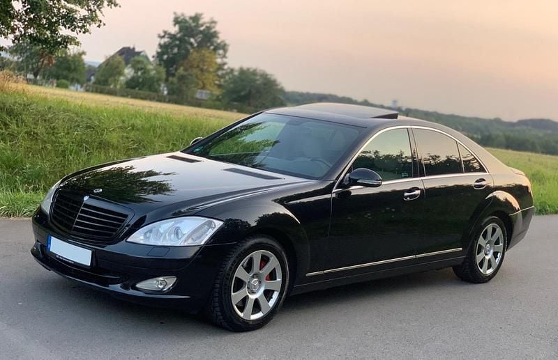 Schwarz Gebraucht 2006 Mercedes S320 Limousine | 7.690 € (Superpreis) - Bild 1/4