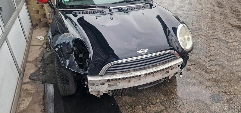 Gebraucht Mini ONE 101 PS (74 kW) 2002 Schwarz Kleinwagen