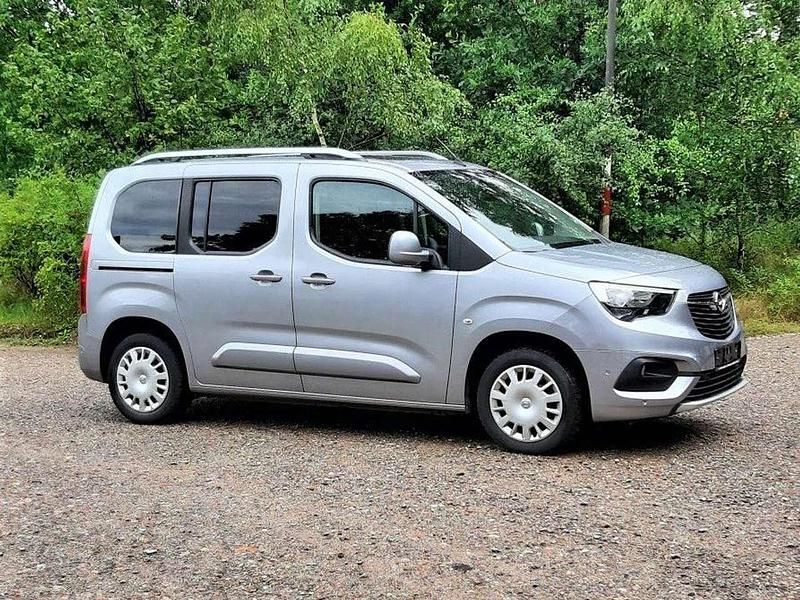 Grau metallic Gebraucht 2018 Opel Combo Innovation Van / Kleinbus | 14.490 € (Fairer Preis) - Bild 1/4