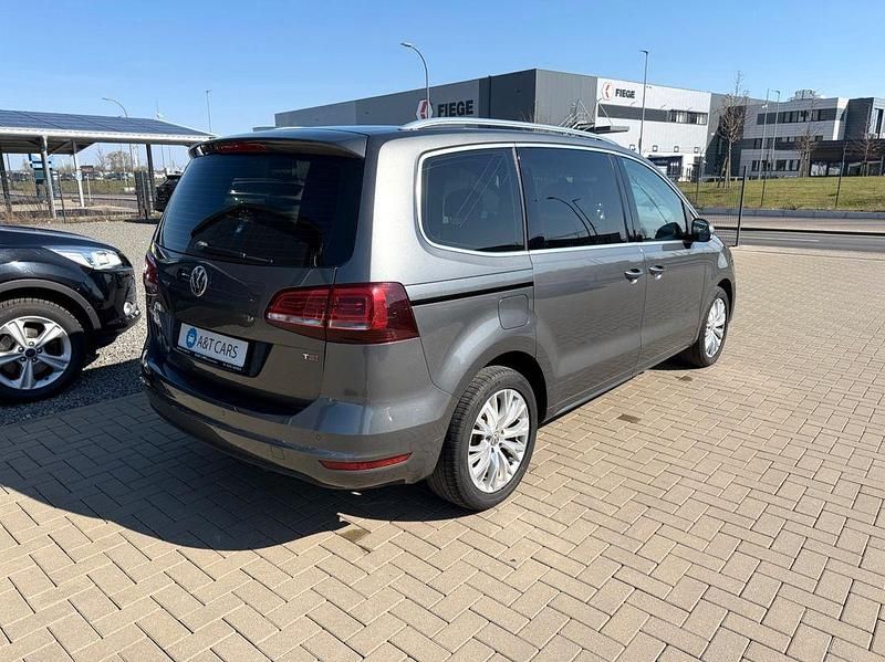 Gebraucht VW Sharan Highline 150 PS (110 kW) 2017 Indiumgrau Van / Kleinbus