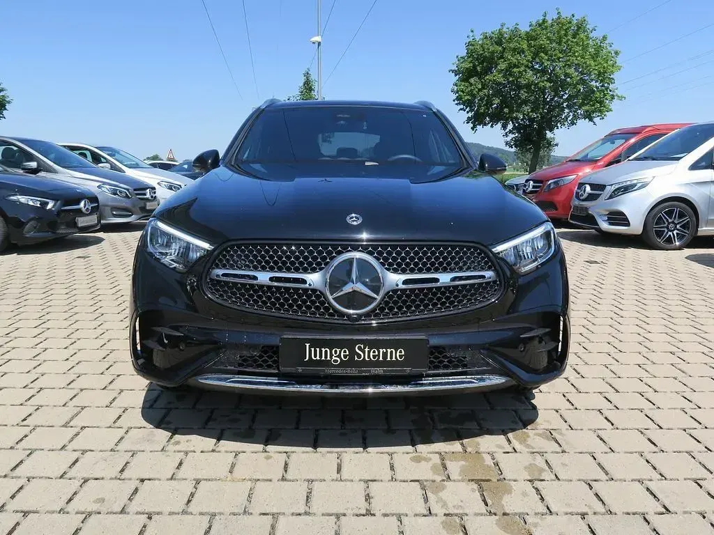 Gebraucht Mercedes GLC200 Advanced Plus 204 PS (150 kW) 2025 Schwarz SUV