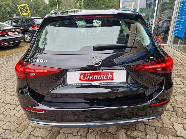 Gebraucht Mercedes C220 Avantgarde 200 PS (147 kW) 2022 Schwarz Kombi