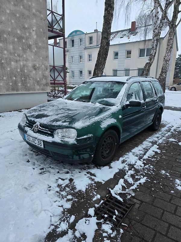 Grün Gebraucht 2004 VW Golf IV Kombi | 500 € (Superpreis) - Bild 1/4