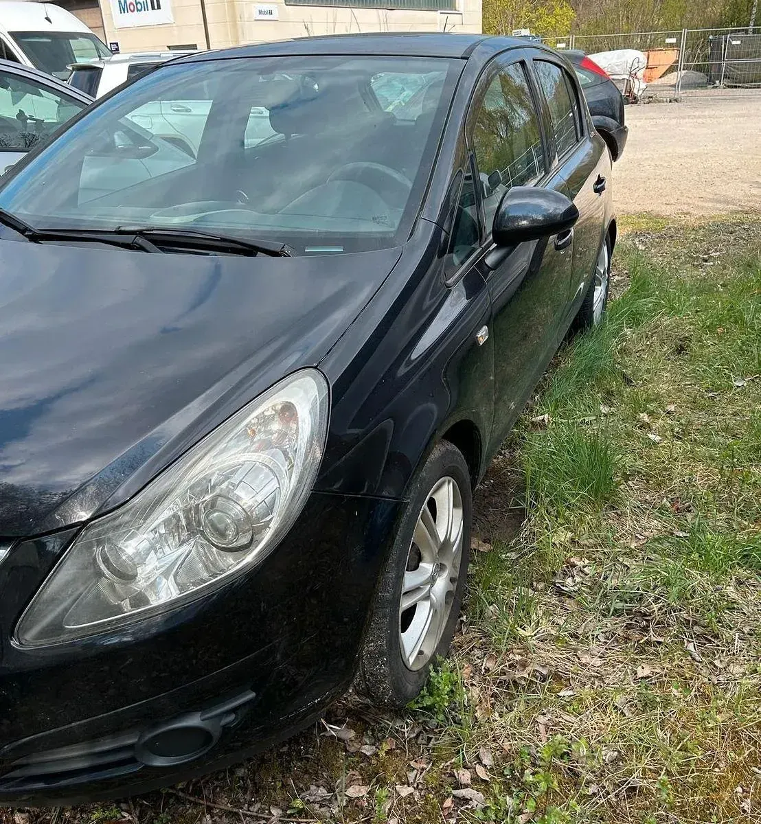 Gebraucht Opel Corsa 90 PS (66 kW) 2008 Schwarz Kleinwagen