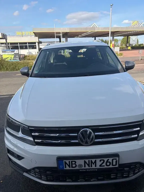 Gebraucht VW Tiguan Allspace Comfortline 150 PS (110 kW) 2020 Weiß SUV