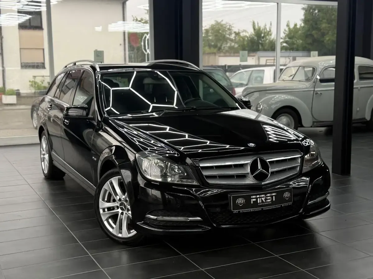 Gebraucht Mercedes C220 Avantgarde 170 PS (125 kW) 2011 Schwarz Kombi