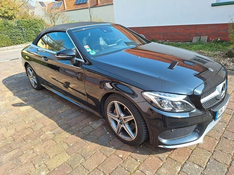 Gebraucht Mercedes C180 156 PS (114 kW) 2018 Schwarz Cabrio