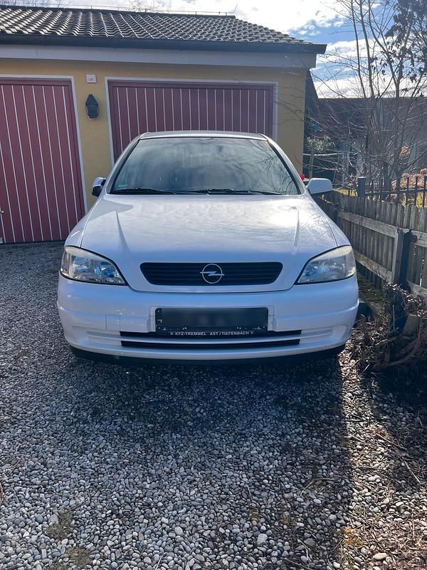 Gebraucht Opel Astra 101 PS (74 kW) 1999 Weiß Limousine