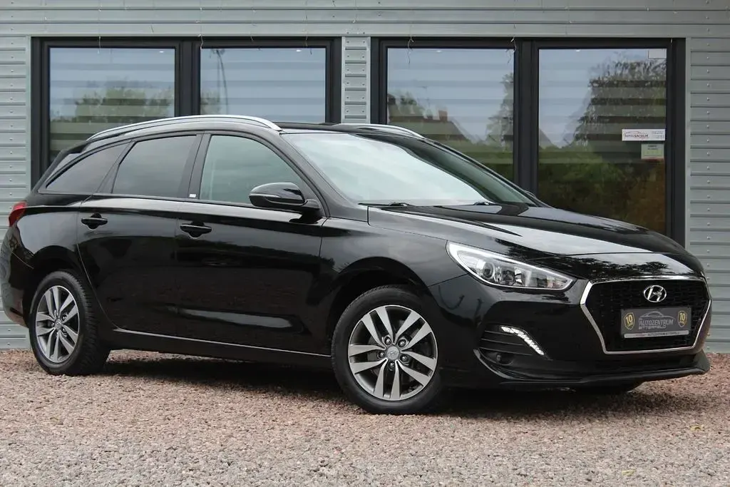 Gebraucht Hyundai i30 116 PS (85 kW) 2019 Schwarz Kombi