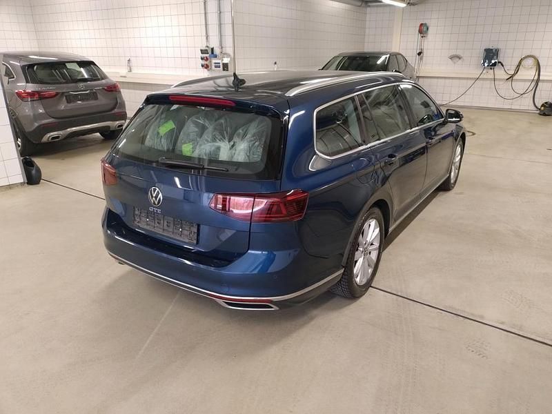 Gebraucht VW Passat 218 PS (160 kW) 2021 Blau Kombi