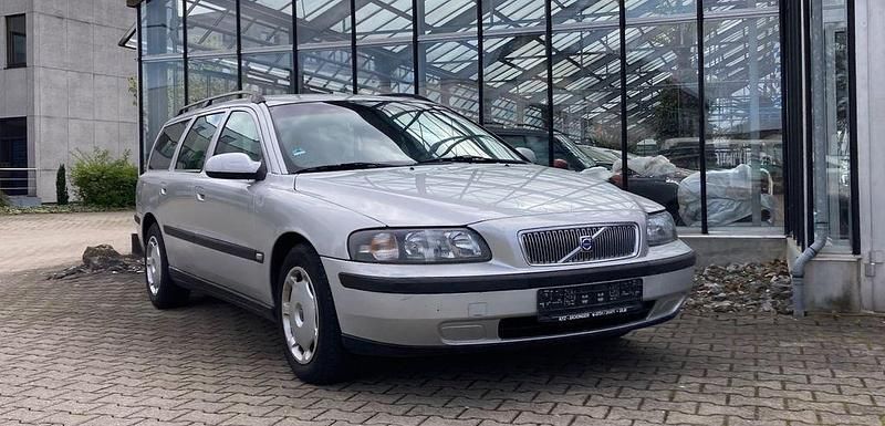 Silber Gebraucht 2001 Volvo V70 Kombi | 999 € (Superpreis) - Bild 1/4