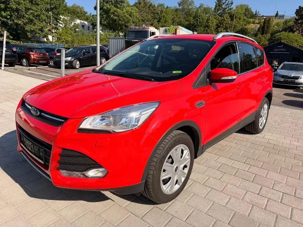 Gebraucht Ford Kuga Trend 150 PS (110 kW) 2016 Rot SUV