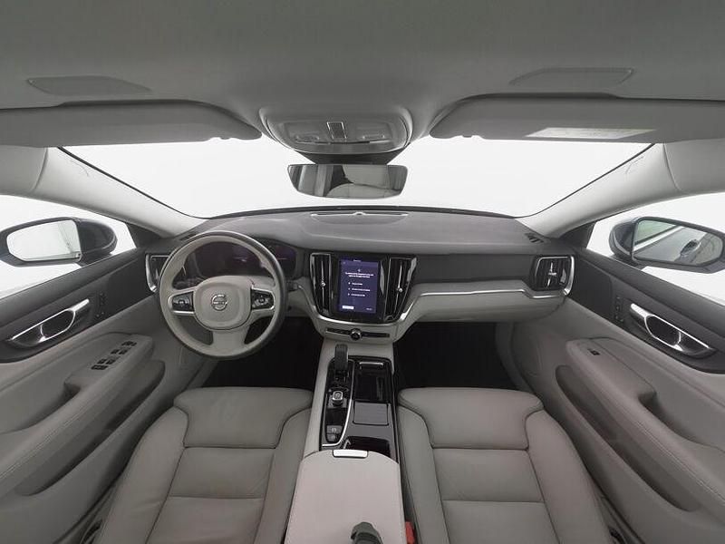 Gebraucht Volvo V60 Plus 456 PS (335 kW) 2023 Blau Kombi