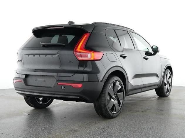 Gebraucht Volvo XC40 Plus 197 PS (144 kW) 2025 Onyx black (schwarz) SUV