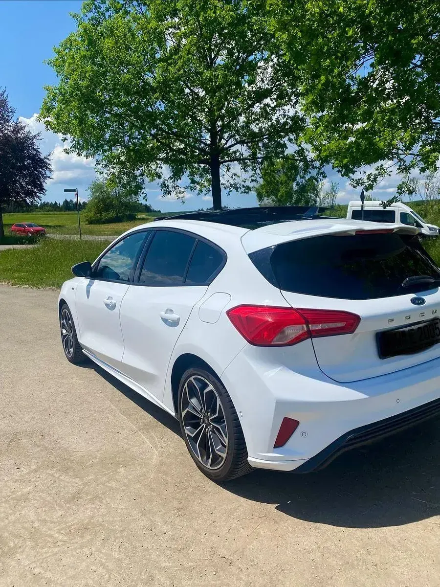Gebraucht Ford Focus ST-Line 182 PS (133 kW) 2019 Weiß Limousine