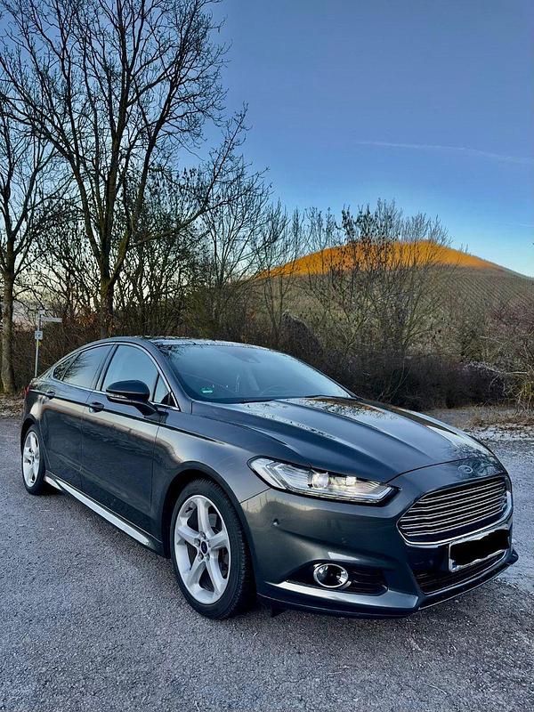 Gebraucht Ford Mondeo 180 PS (132 kW) 2016 Grau Limousine