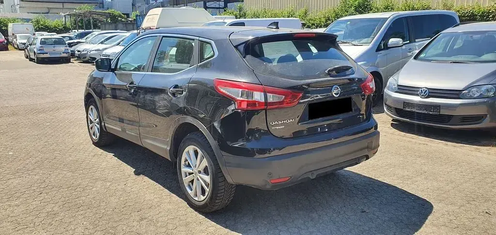 Gebraucht Nissan Qashqai 116 PS (85 kW) 2014 Schwarz SUV