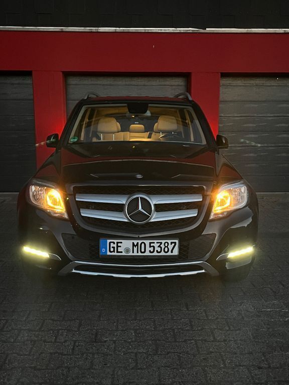 Schwarz Gebraucht 2013 Mercedes GLK220 SUV | 10.950 € (Guter Preis) - Bild 1/4