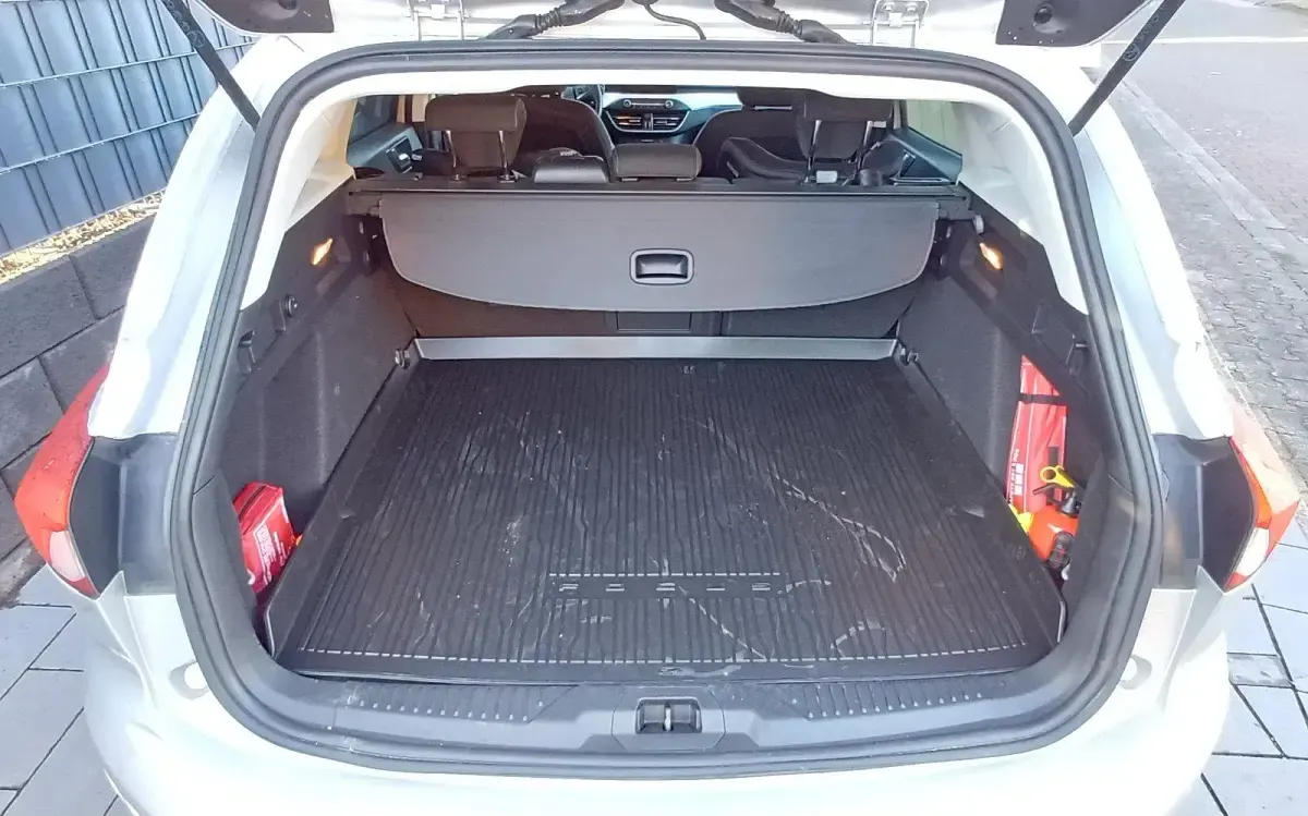 Gebraucht Ford Focus 120 PS (88 kW) 2019 Silber Kombi