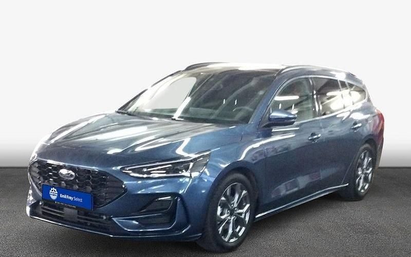 Blau Gebraucht 2024 Ford Focus ST-Line Kombi | 26.328 € (Fairer Preis) - Bild 1/4