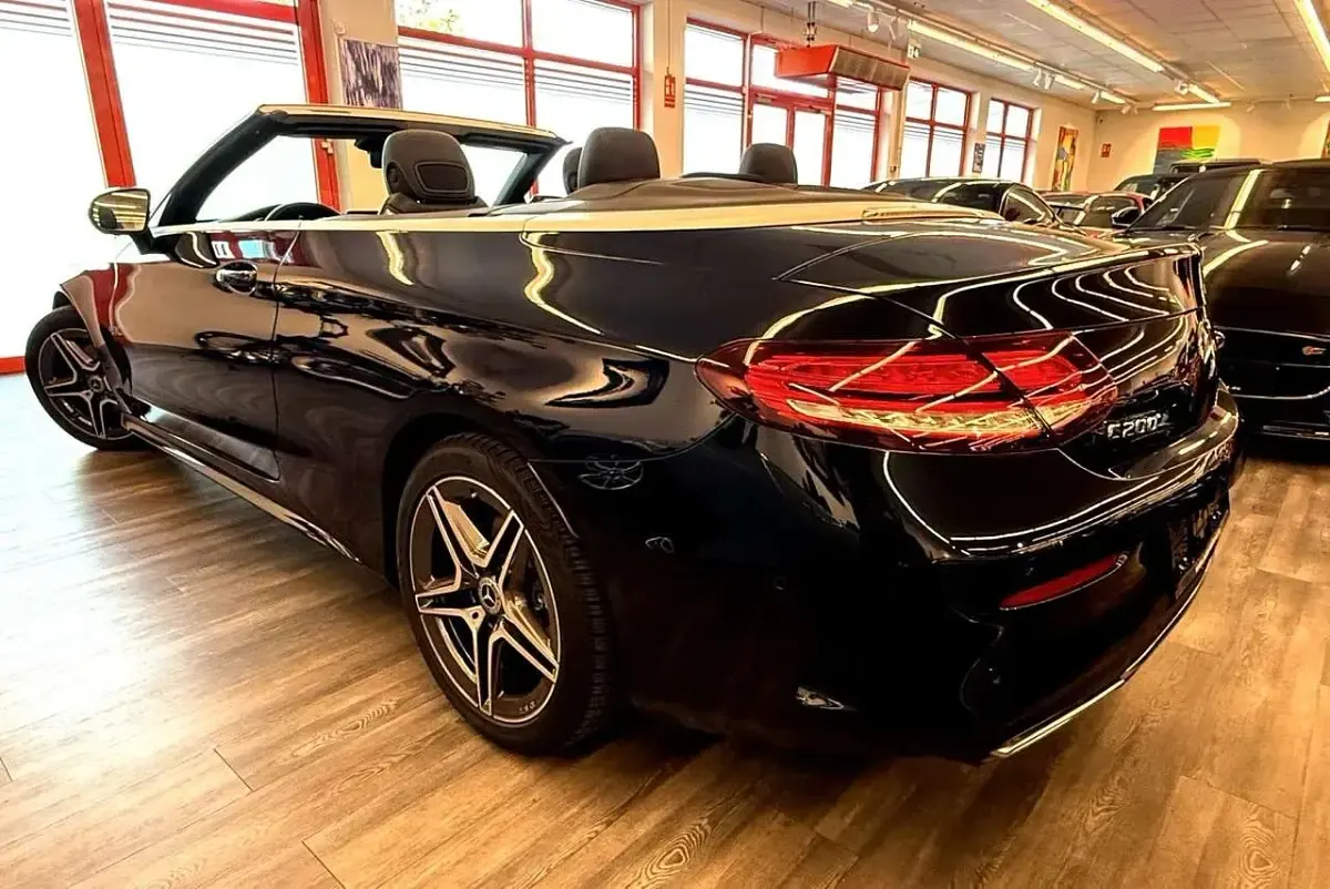 Gebraucht Mercedes C200 AMG 197 PS (144 kW) 2021 Cavansitblau  metalliclack Cabrio