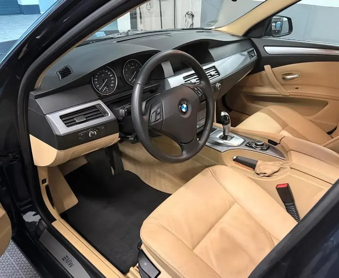 Gebraucht BMW 530 272 PS (200 kW) 2010 Blau Limousine