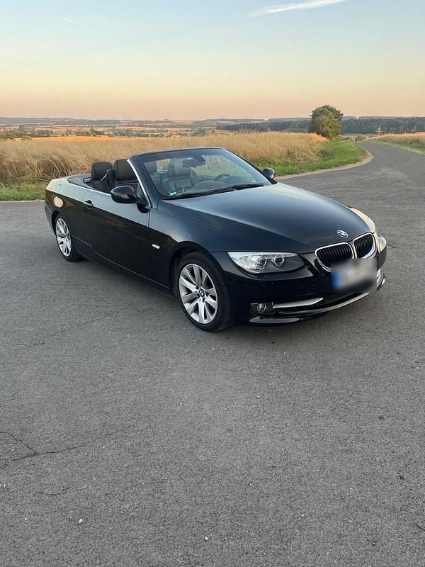 Schwarz Gebraucht 2012 BMW 320 Cabriolet Cabrio | 11.000 € (Fairer Preis) - Bild 1/4