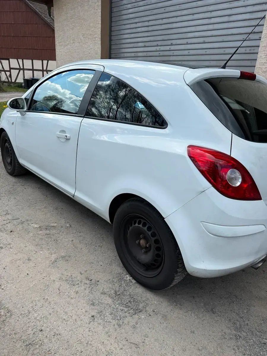 Gebraucht Opel Corsa 90 PS (66 kW) 2008 Weiß Kleinwagen