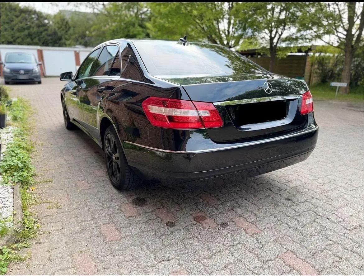 Gebraucht Mercedes E220 170 PS (125 kW) 2009 Schwarz Limousine