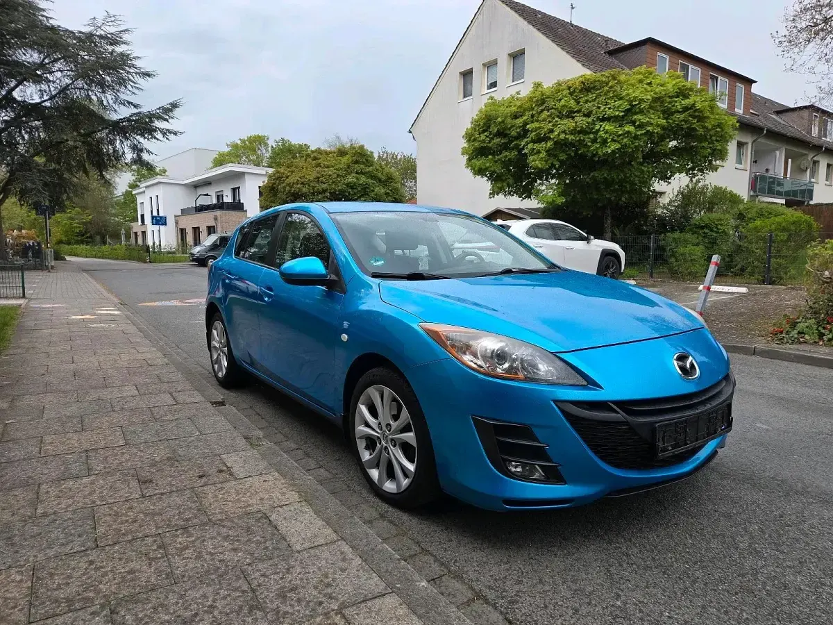 Używany Mazda 3 150 KM (110 kW) 2009 Niebieski Sedan/Limuzyna