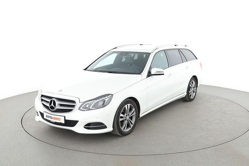 Weiß Gebraucht 2015 Mercedes E200 Avantgarde Kombi | 18.600 € (Fairer Preis) - Bild 1/3