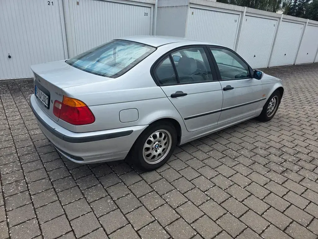 Gebraucht BMW 318 118 PS (86 kW) 1999 Silber Limousine