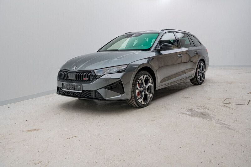Andere farbe Gebraucht 2022 Skoda Octavia RS Kombi | 56.670 € - Bild 1/4