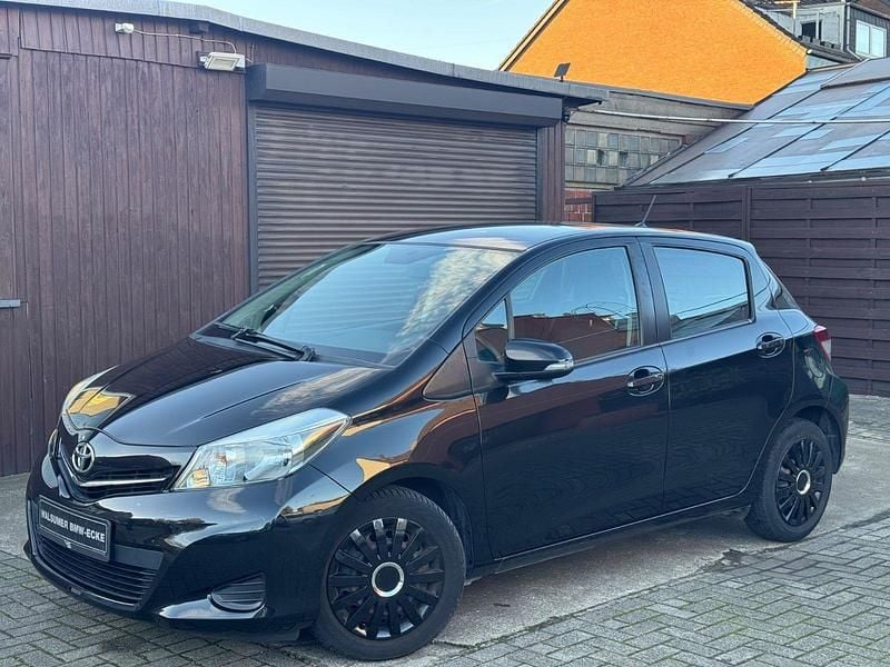 Schwarz Gebraucht 2012 Toyota Yaris Life Kleinwagen | 5.750 € (Fairer Preis) - Bild 1/4
