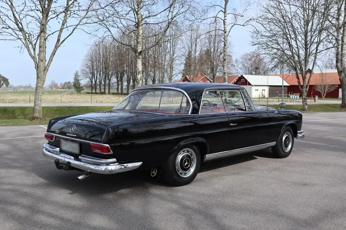 Gebraucht Mercedes 220 SE 120 PS (88 kW) 1962 Schwarz Coupé