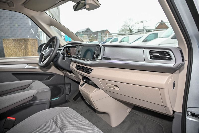 Gebraucht VW Multivan Edition 204 PS (150 kW) 2022 Silber Van / Kleinbus