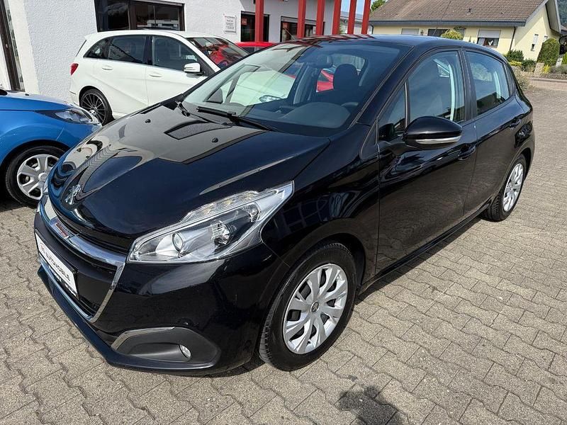 Schwarz Gebraucht 2017 Peugeot 208 Active Kleinwagen | 5.900 € (Fairer Preis) - Bild 1/4