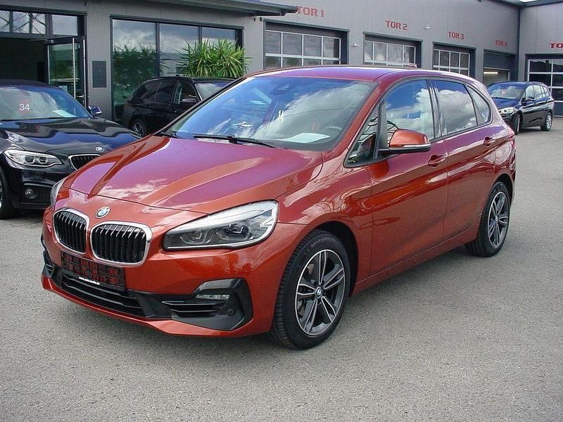 Orange Gebraucht 2018 BMW 218 Sport Line Van / Kleinbus | 16.700 € (Fairer Preis) - Bild 1/4