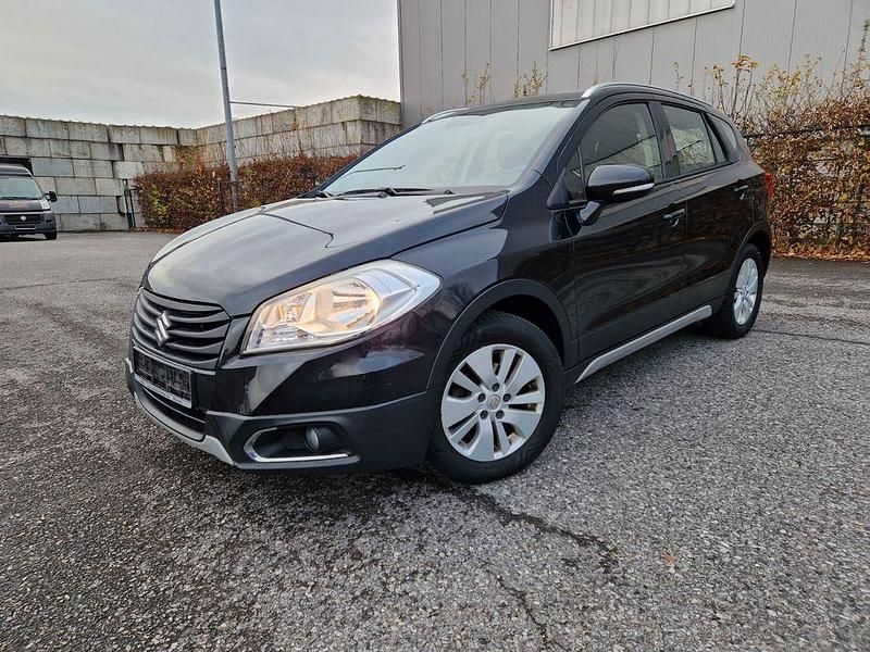 Schwarz Gebraucht 2016 Suzuki SX4 S-Cross Comfort SUV | 10.099 € (Teuer) - Bild 1/4