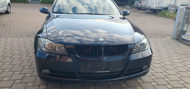 Blau Gebraucht 2006 BMW 325 Limousine | 3.200 € (Superpreis) - Bild 1/4