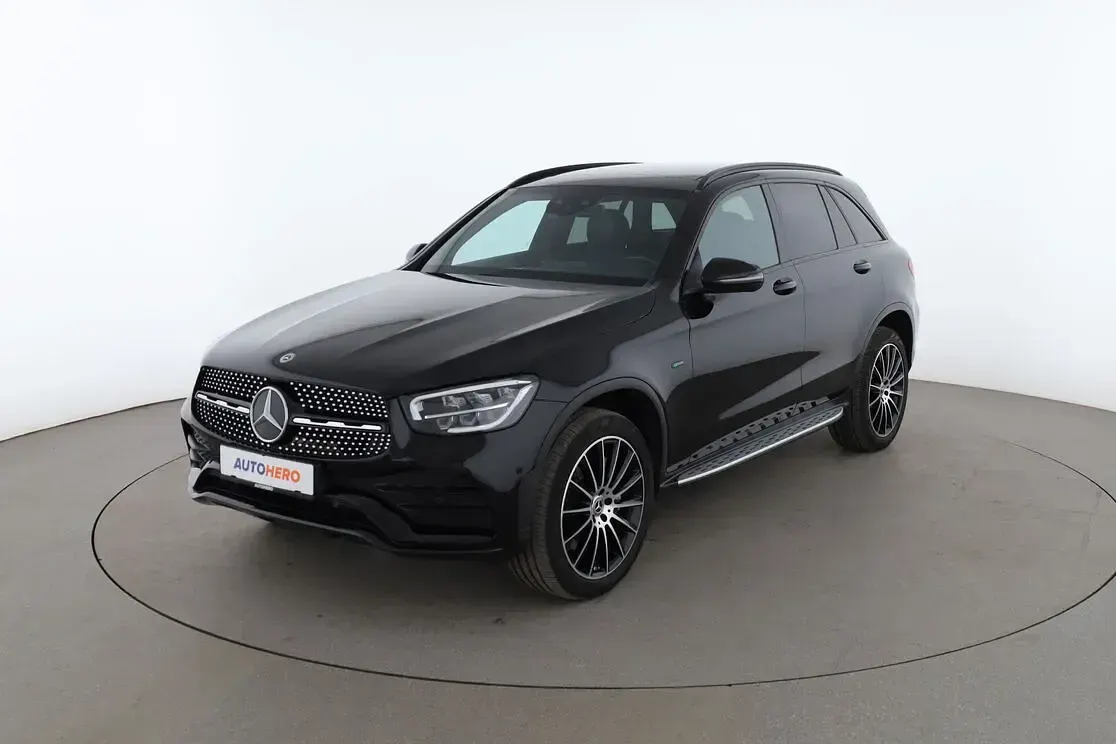 Gebraucht Mercedes GLC300e AMG line 122 PS (89 kW) 2021 SUV