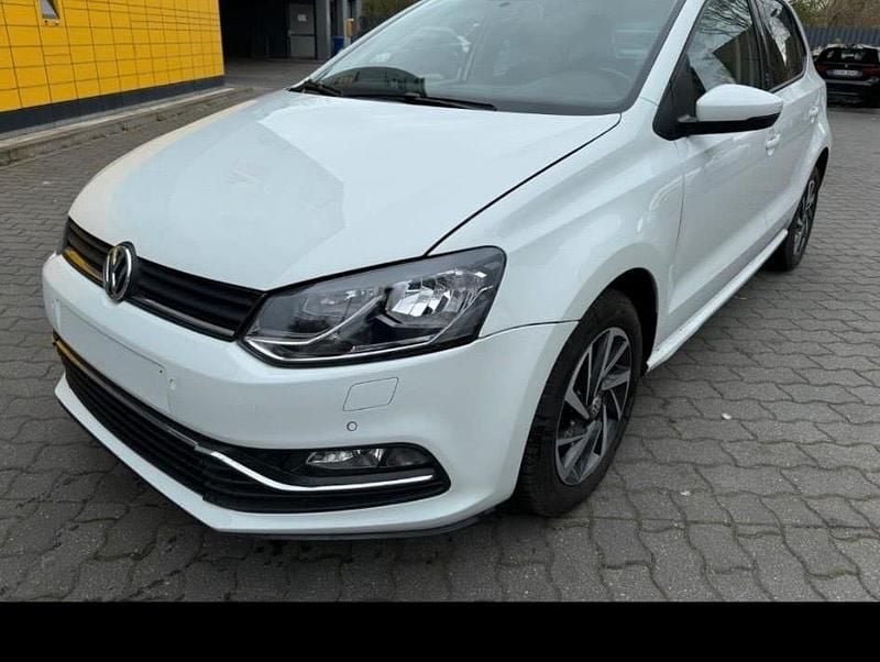 Weiß Gebraucht 2017 VW Polo Kleinwagen | 10.500 € - Bild 1/4