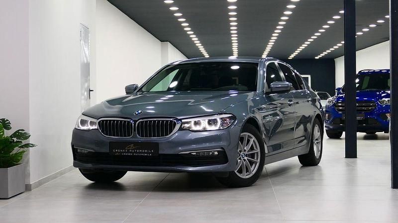 Blau Gebraucht 2017 BMW 520 Performance Limousine | 17.990 € (Teuer) - Bild 1/4