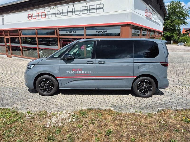 Gebraucht VW T7 150 PS (110 kW) 2024 Grau Van